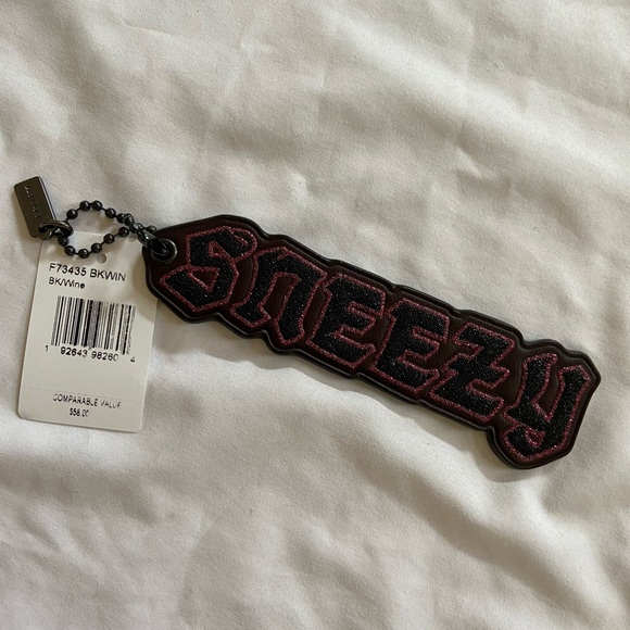 Coach Disney Seven Dwarfs Sneezy Keychain - Picture 4 of 11